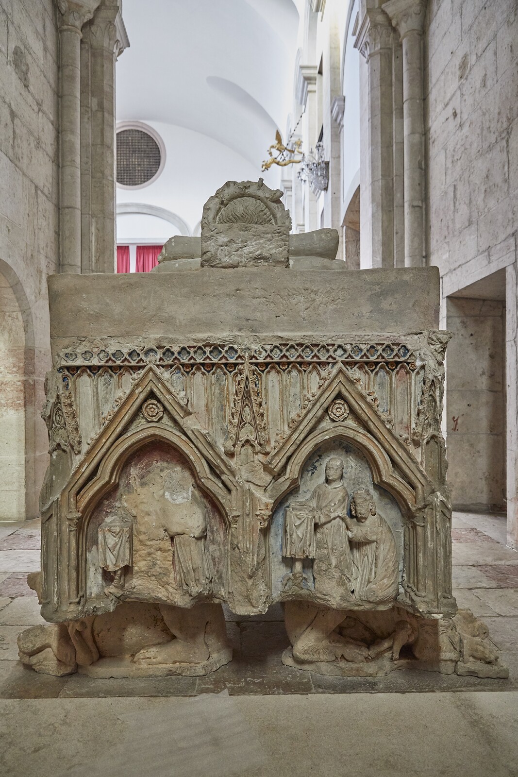 A representação do rei D. Dinis no seu túmulo